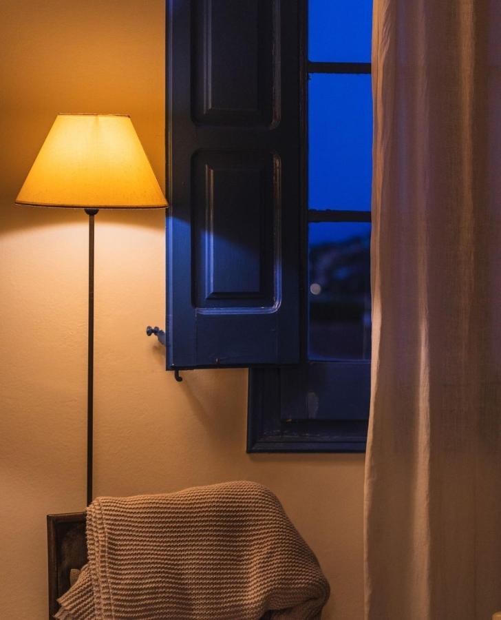 Hostal De La Placa - Hotel Boutique Cabrils Dış mekan fotoğraf