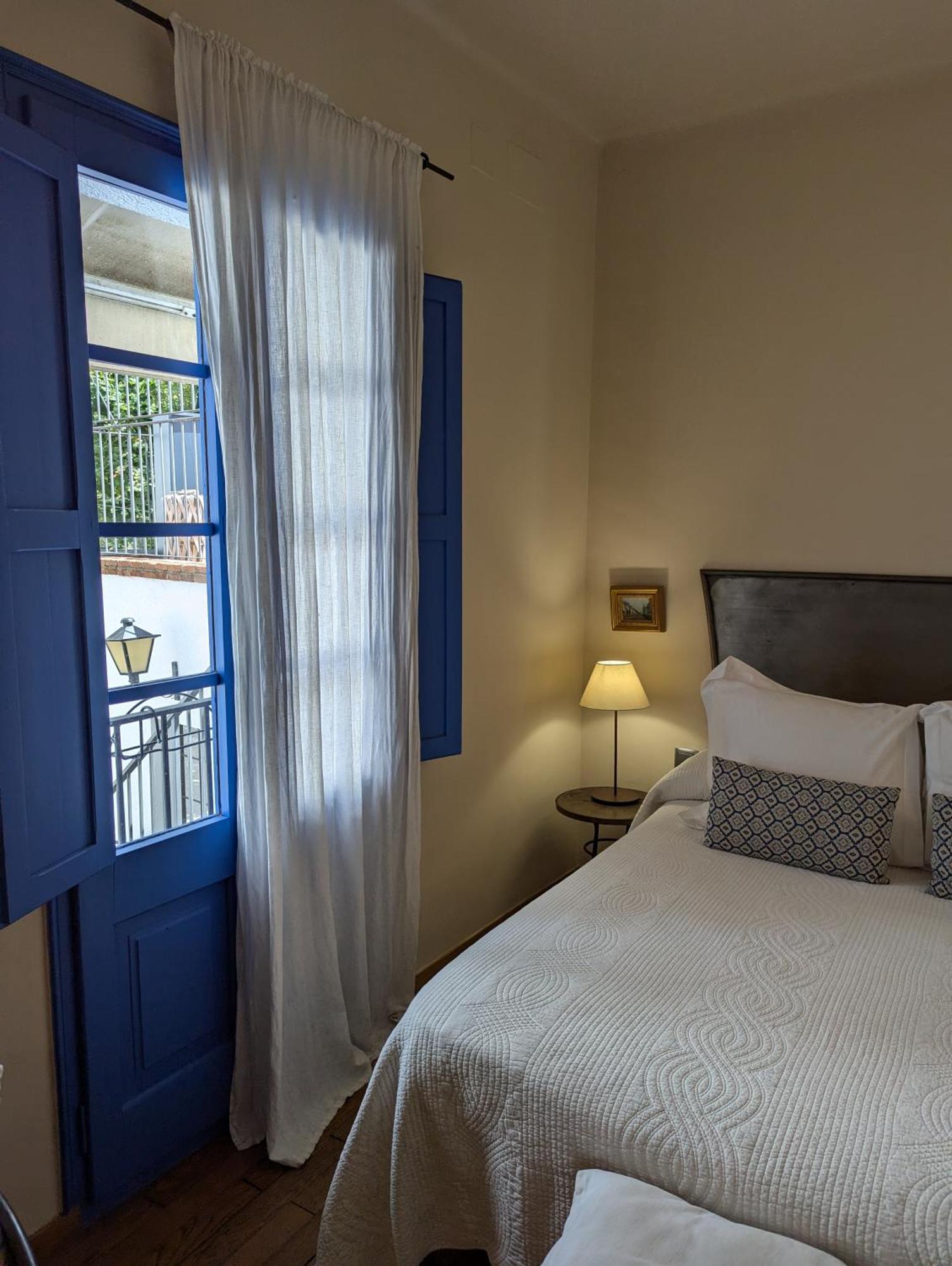 Hostal De La Placa - Hotel Boutique Cabrils Dış mekan fotoğraf