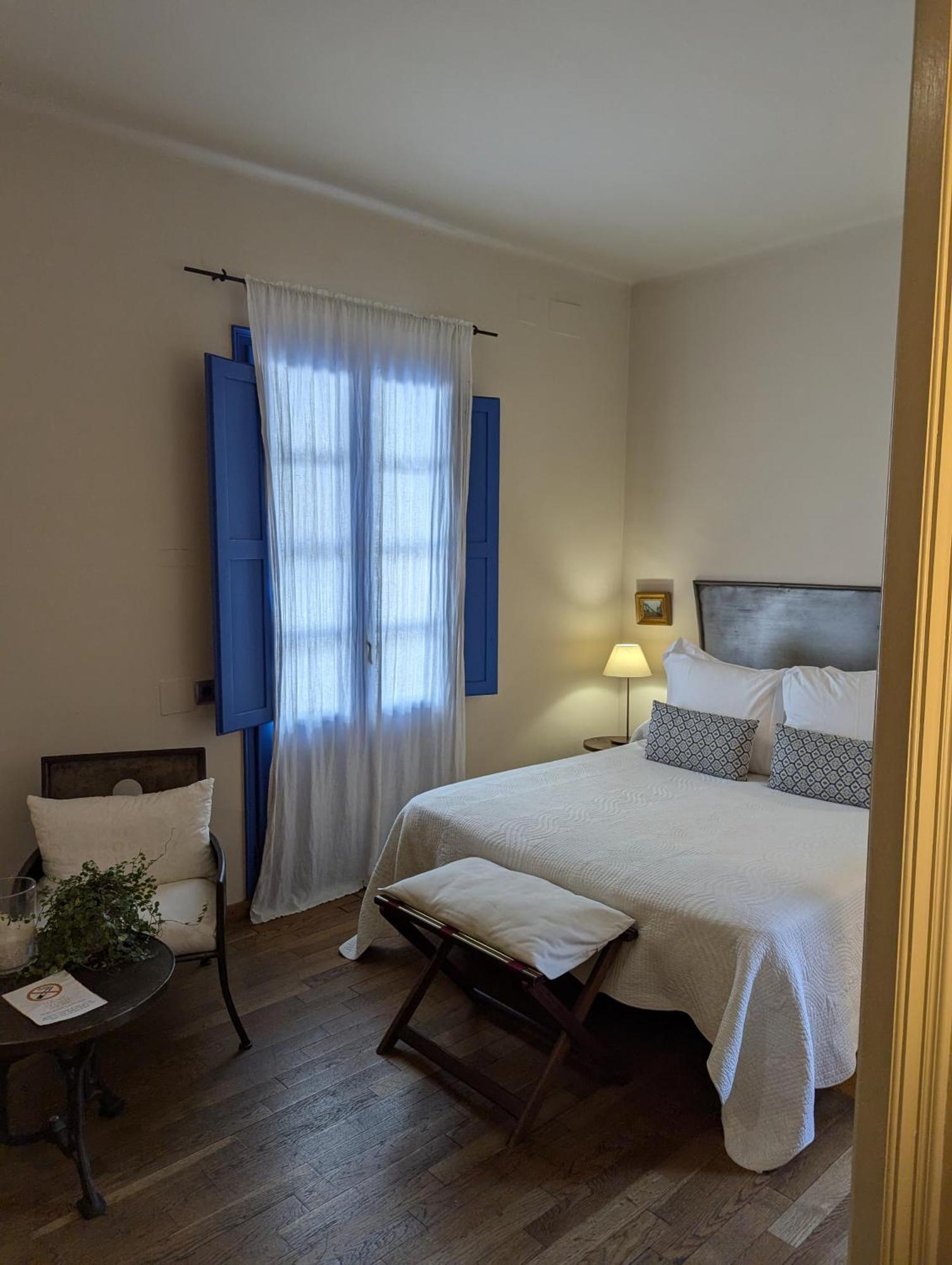 Hostal De La Placa - Hotel Boutique Cabrils Dış mekan fotoğraf